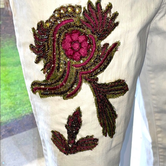 Women’s NWT UPCYCLED EMBROIDERED GLORIA VANDERBILT BOYFRIEND White Jeans Sz 14 - Picture 3 of 14